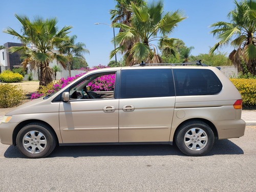 Excelente Camioneta Familiar 7 Pasajeros
