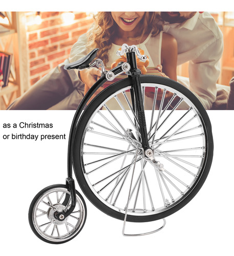 Modelo De Bicicleta Negro, Ruedas Grandes Y Pequeñas, Diseño