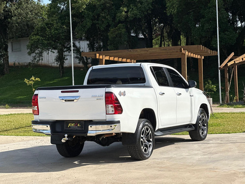 Toyota Hilux SRV - 2.8 4X4