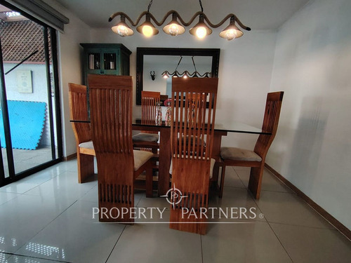 Arriendo Remodelada Casa, Sector Arboleda Peñalolé...