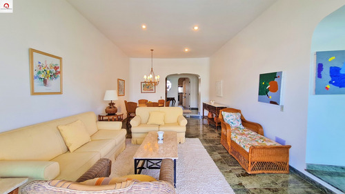 Imagem 4 de 21 de Apartamento Na Praia Das Pitangueiras - Guarujá - Calçadão - Vista Para O Mar - 4 Dormitórios (3 Suítes) - Sala Para 3 Ambientes - Sacada - Vagas - Ap05779 - 69283713