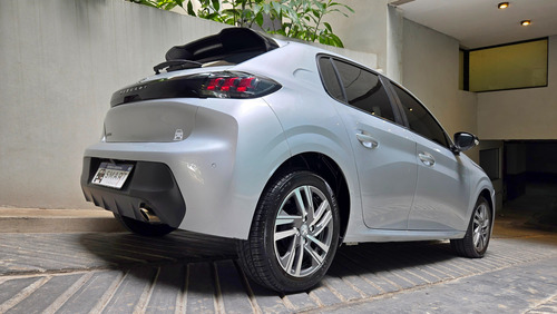 Peugeot 208 1.6 Feline Tiptronic