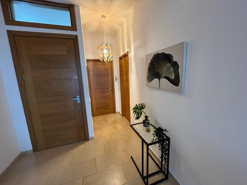 Se Vende Amplio Apartamento Amueblado En Bella Vista