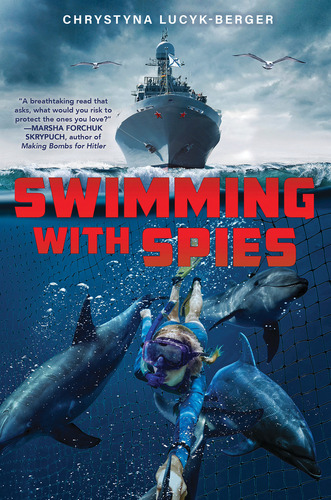 Swimming With Spies, De Lucyk Berger Chrystyna. Editorial Scholastic En Inglés, 2024