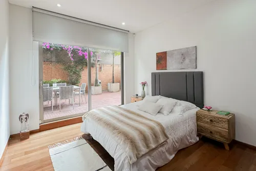 Apartamento En Arriendo En Los Rosales. Cod A7248