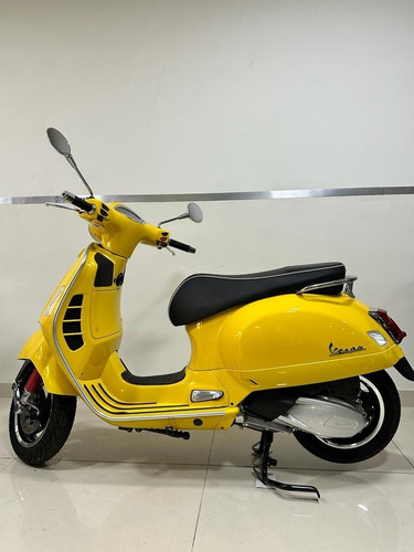 Imagen 2 de 15 de Vespa Super 300 Hpe Scooter Retro Permutas Bbva Tasa 0 %