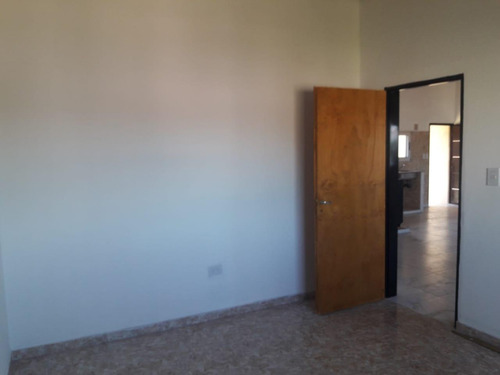 Casa En Venta - 2 Dormitorios 3 Baños - Cochera - 230mts2 - La Plata