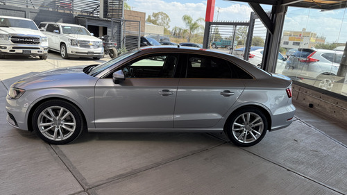 Audi A3 1.8 Sedán Attraction At