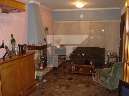 Casa - Jose Leon Suarez
