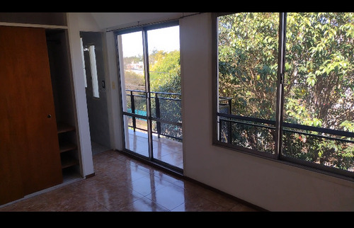 Departamento De 5 Ambientes Muy Iluminado Y Muy Buen Estado