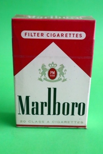 Imagen 1 de 4 de Cajetilla De Cigarro De Colección Marlboro China Sellado