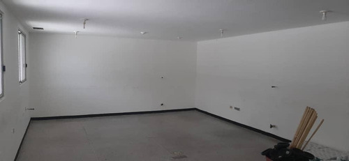 Imagen 2 de 13 de Local Comercial En Venta En El Viñedo Avenida Principal