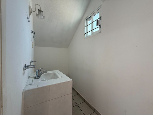 Casa En Venta En Boca Del Río, Veracruz Col. Graciano Sánchez Romo, De 4 Recamaras Y 4 Baños. A 5min Del Centro De Boca Del Rio, Plaza El Dorado Y Playas De Boca Del Rio.