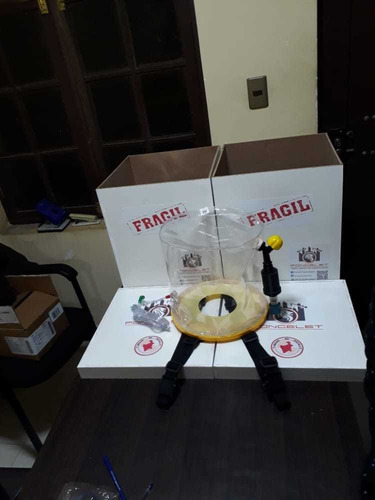 Imagen 1 de 4 de Casco De Hiperoxigenacion