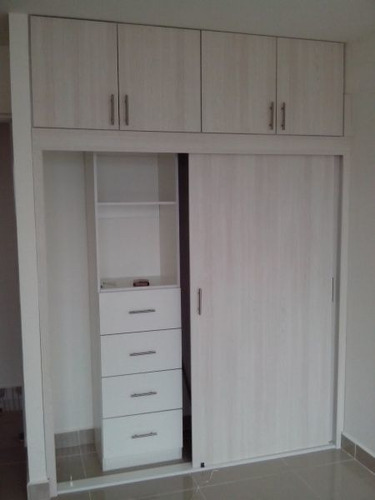 Imagen 2 de 4 de Closet Empostrados Y Walk In Closet