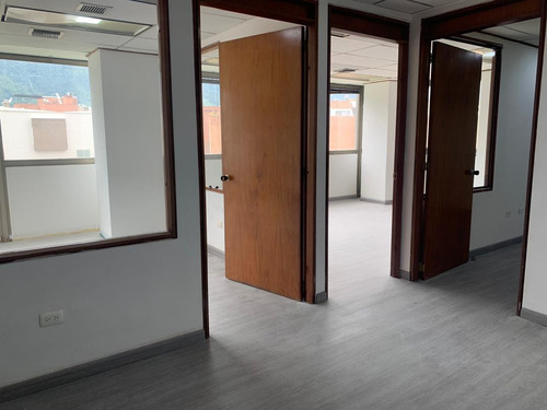 Oficina En Alquiler 124 M2 Campo Alegre