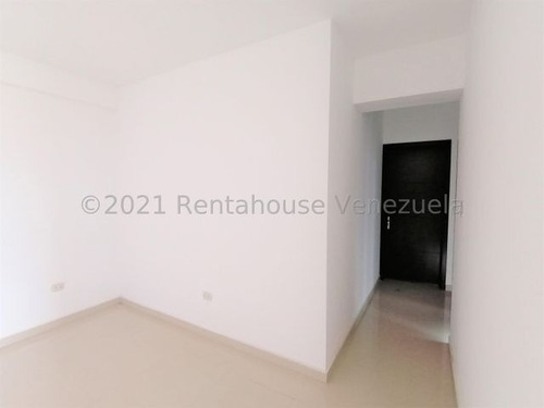 Imagen 29 de 30 de Apartamentos En Venta En Av. Rotaria Barquisimeto , Lara 22-8096 Romer Gonzalez Asesor Inmobiliario Renta House