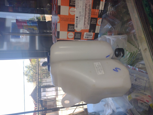 Imagen 4 de 7 de Deposito De Agua Radiador Mahindra Pick Up-2.6 De 07/12 Leer
