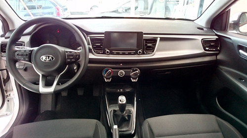 Kia Rio Ex 1.4 Manual 6 Vel 2019 0km Blanco O*f*e*r*t*a