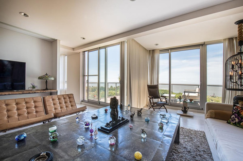 Exclusivo Penthouse Con Terraza Con Vista Al Rio En Venta En El Complejo Horizons