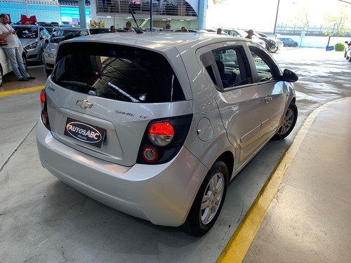Imagem 7 de 20 de Chevrolet Sonic 1.6 Lt 2014 Novíssimo