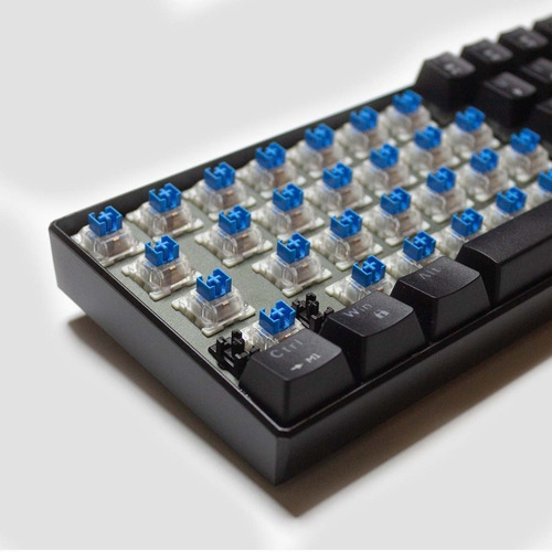 Imagen 2 de 3 de Teclado Mecánico Negro Ck61