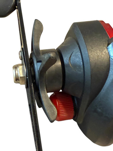 Reel Huevito Casting Manija Izquierda 19+1 Rulemanes Rojo/ Negro Izquierdo