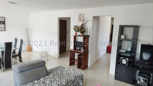 Amplio Apartamento En Venta, Urb. Las Delicias En Av. Libertador