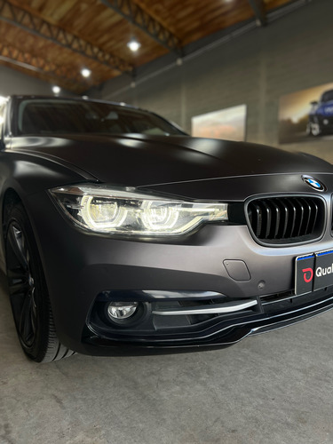 BMW Serie 3 3.0 330i Sedan Sport Line 252cv