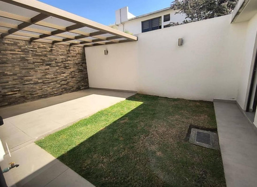 Casa En Venta En Metepec Eo
