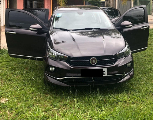 Fiat / Cronos Precision 1.8 Automático - Vermelho Marsala