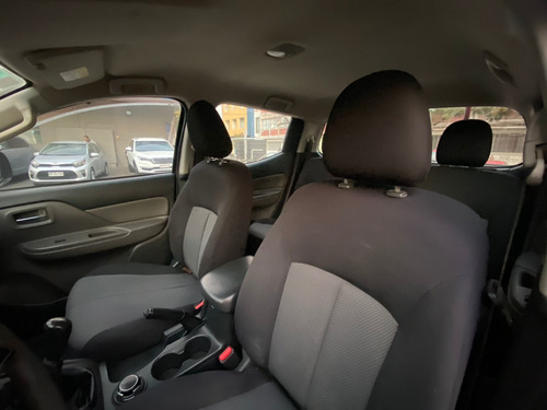 Imagen 8 de 11 de Mitsubishi L-200 2.4 Katana Crt 2017