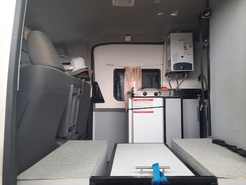 Toyota Hiace 2.8 Tdi Furgón 6at L2h2 3a 5p