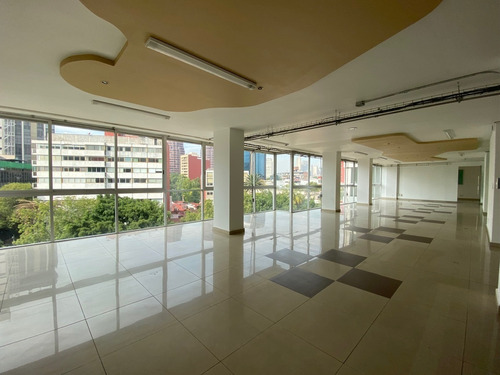 Renta Oficina 280m2 Acondicionada  -  Calle Horacio, Polanco