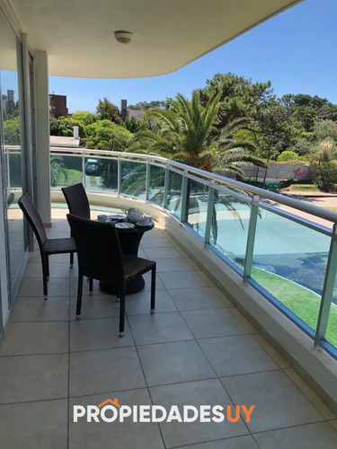 Apartamento De 1 Dormitorio En Torre Con Servicios, Cerca Del Mar - Venta, Punta Del Este