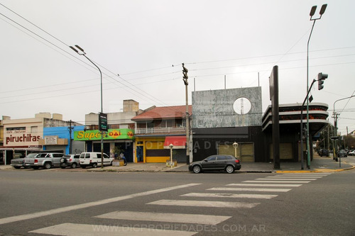 Imagen 9 de 11 de Deposito Sobre Dos Lotes - Venta - Munro