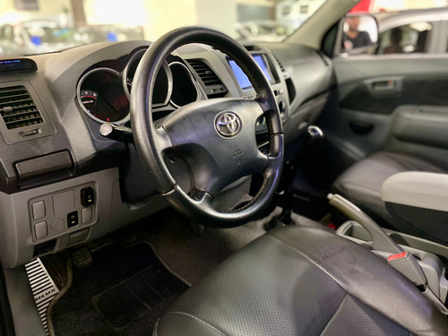 Toyota Hilux 2.5 Cab. Dupla 4x4 4p