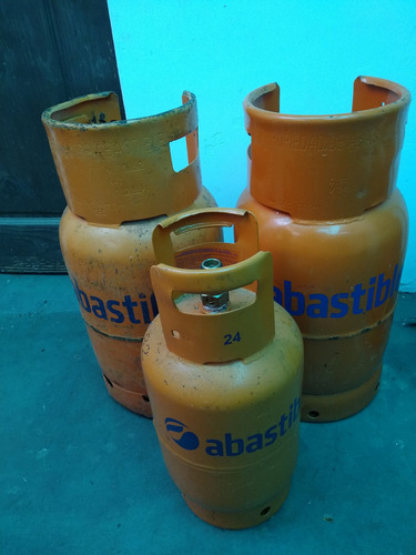 3 Cilindros De Gas Vacíos (40 Mil Cada Uno) (Usado)