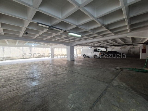 Amplio Local Industrial En Venta. Palo Verde 24-25382 Ec