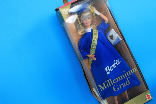 Barbie Millennium Grad 1999 Mattel (Usado)