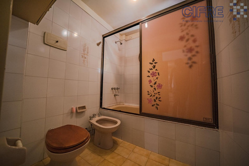 Casa De 5 Ambientes Con Garaje Para Dos Autos Jardín Y Pileta Lote Propio 8.66x26