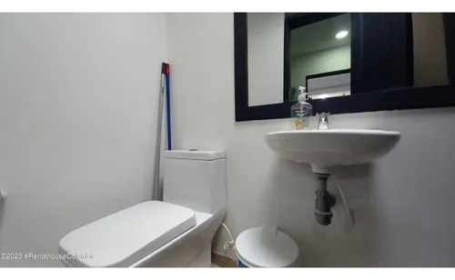 Comercial En Nuevo Country Rah Co: 25-1295