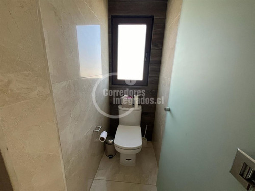 Casa En Venta De 6 Dorm. En Santo Domingo