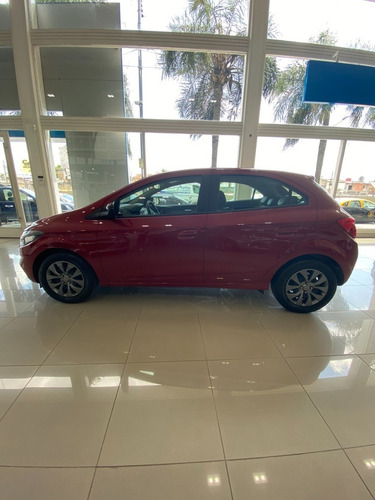 Imagen 5 de 18 de Chevrolet Onix 1.4 Joy Black