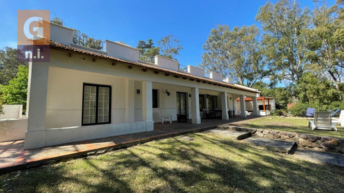 Casa En Piriápolis (las Flores) Ref. 5585