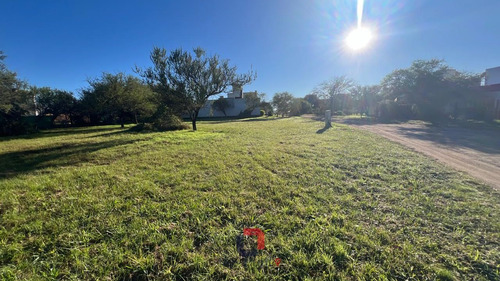 Lote En Villa Catalina (476mts)