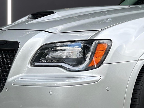 Chrysler 300C 300c Srt8