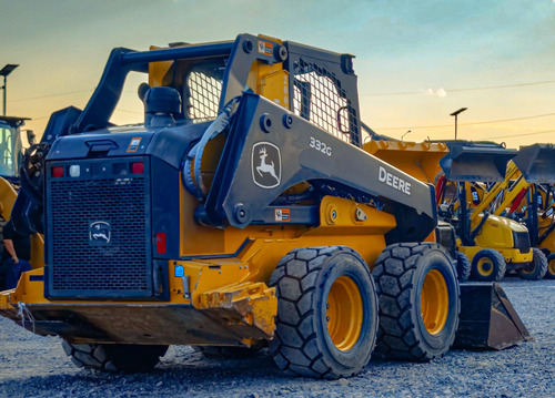 2021 Mini Cargador John Deere 332g