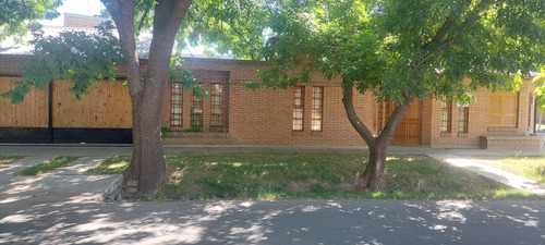 Casa En Venta San Rafael, Mendoza. Zona Residencial.