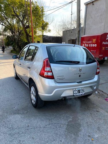 Imagen 3 de 10 de Renault Sandero 1.6 Expression 105cv Abs 2013